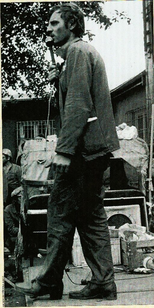 Wolna Drukarnia Stoczni Gdynia - Andrzej Kołodziej na wózku 15.08.1980 r. 