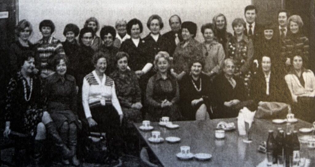 Spotkanie grupy warszawskiej Matek Chrzestnych Statków w 1977 r.