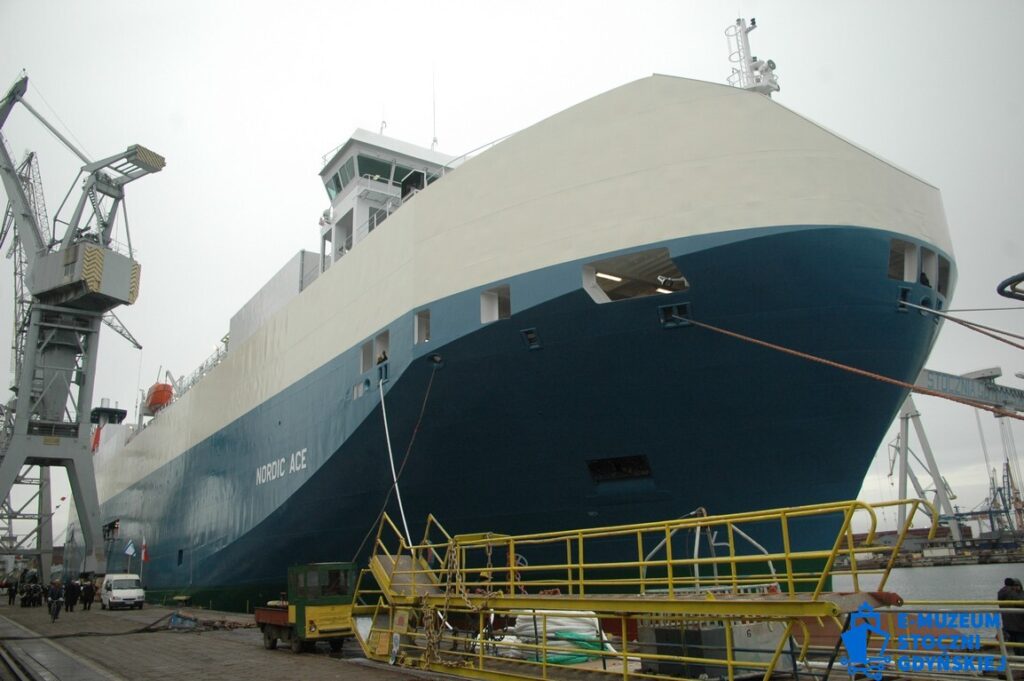 Chrzest i podniesienie bandery - 8245-5 - BALTIC ACE - 2007 - foto Tadeusz Lademann