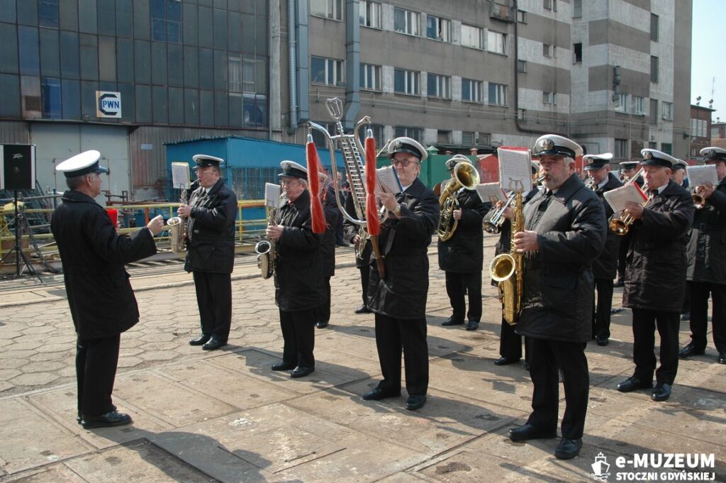 Chrzest i podniesienie bandery - 8168-20 - GARNET LEADER - 2008 - foto Tadeusz Lademann