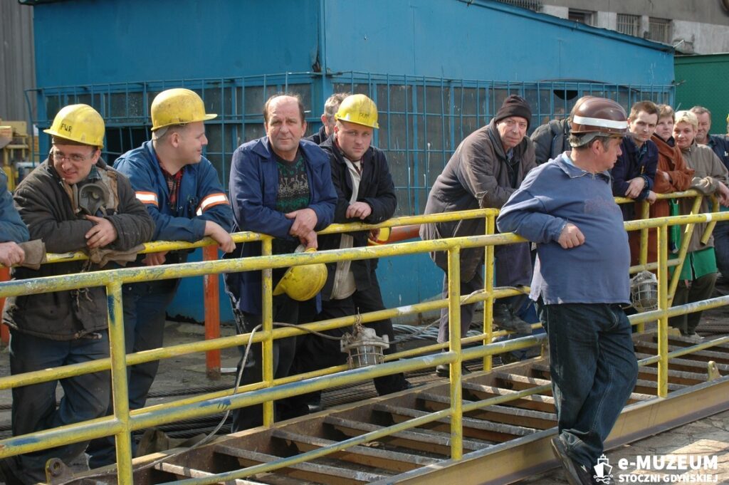 Chrzest i podniesienie bandery - 8168-20 - GARNET LEADER - 2008 - foto Tadeusz Lademann