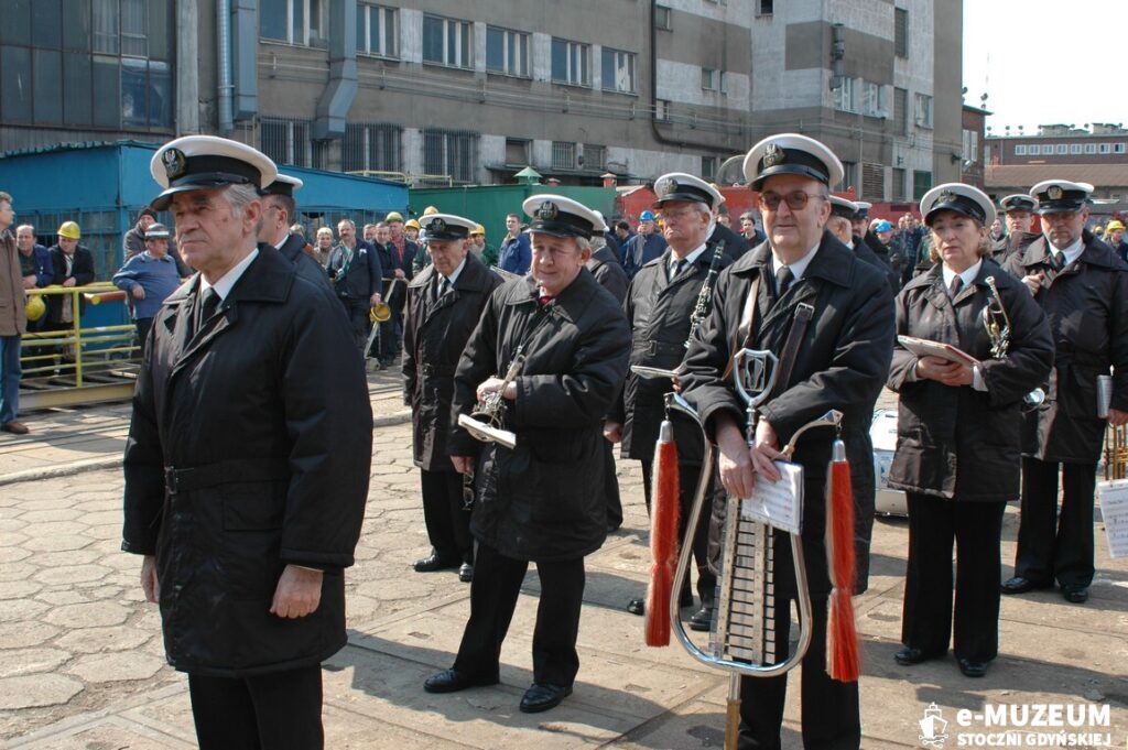 Chrzest i podniesienie bandery - 8168-20 - GARNET LEADER - 2008 - foto Tadeusz Lademann
