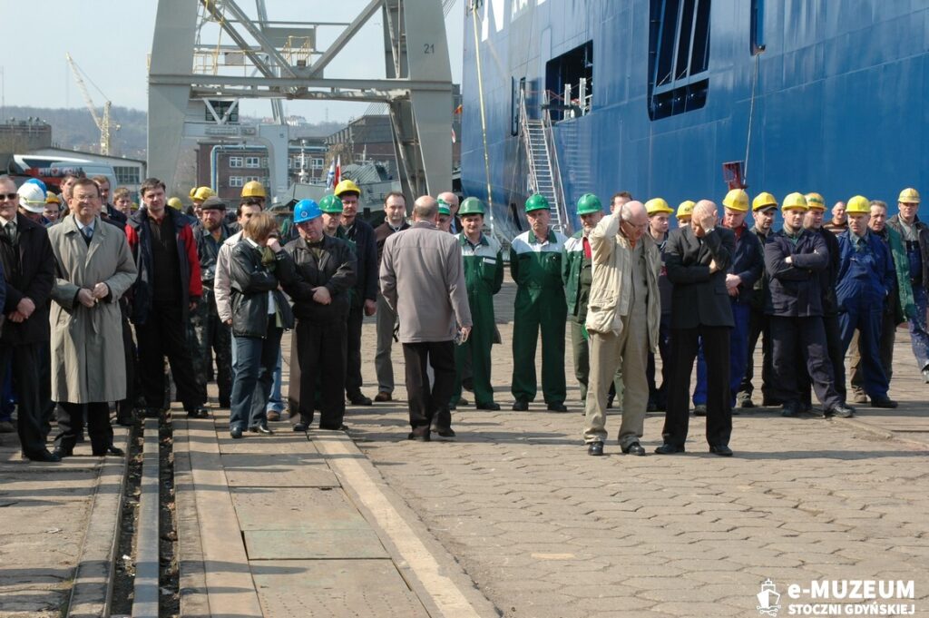 Chrzest i podniesienie bandery - 8168-20 - GARNET LEADER - 2008 - foto Tadeusz Lademann