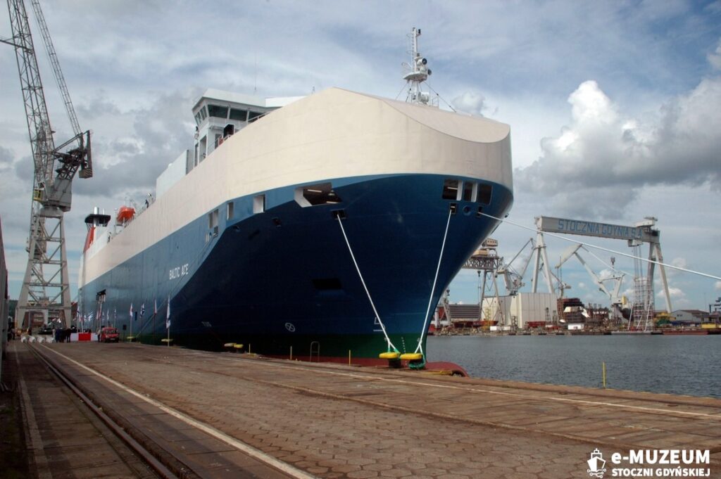 Chrzest i podniesienie bandery - 8245-5 - BALTIC ACE - 2007 - foto Tadeusz Lademann