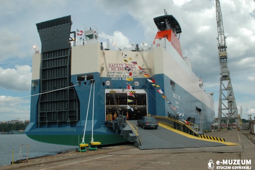 Chrzest i podniesienie bandery - 8245-5 - BALTIC ACE - 2007 - foto Tadeusz Lademann