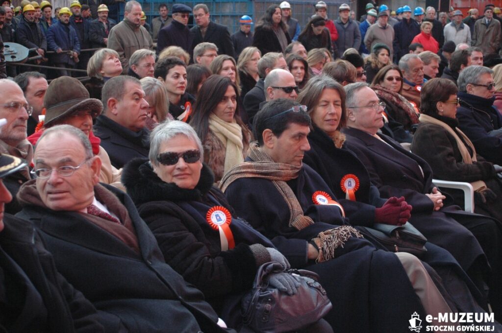 Chrzest i podniesienie bandery &ndash; 8168-15 - TAIPAN - 2006 &ndash; foto Tadeusz Lademann