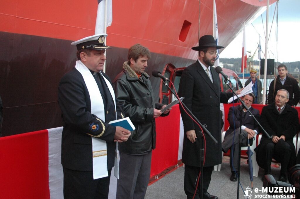 Chrzest i podniesienie bandery &ndash; 8168-15 - TAIPAN - 2006 &ndash; foto Tadeusz Lademann