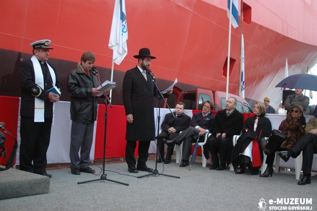 Chrzest i podniesienie bandery &ndash; 8168-15 - TAIPAN - 2006 &ndash; foto Tadeusz Lademann