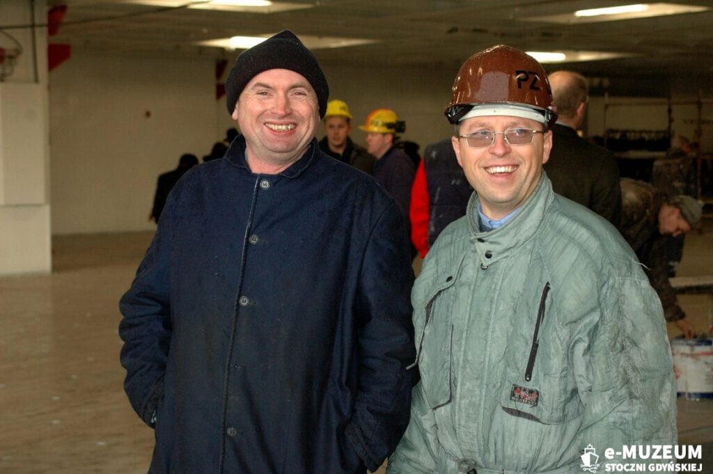 Chrzest i podniesienie bandery &ndash; 8168-15 - TAIPAN - 2006 &ndash; foto Tadeusz Lademann