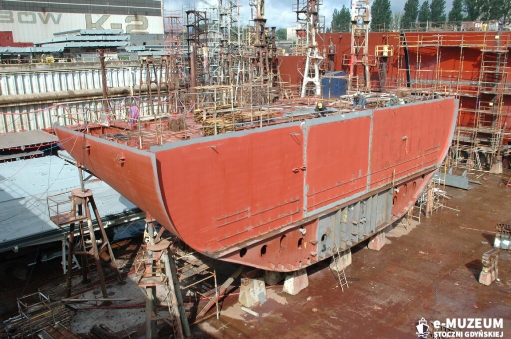 Budowa statk&oacute;w w dokach &ndash; 8245-3 - 29.05.06 &ndash; foto. Tadeusz Lademann