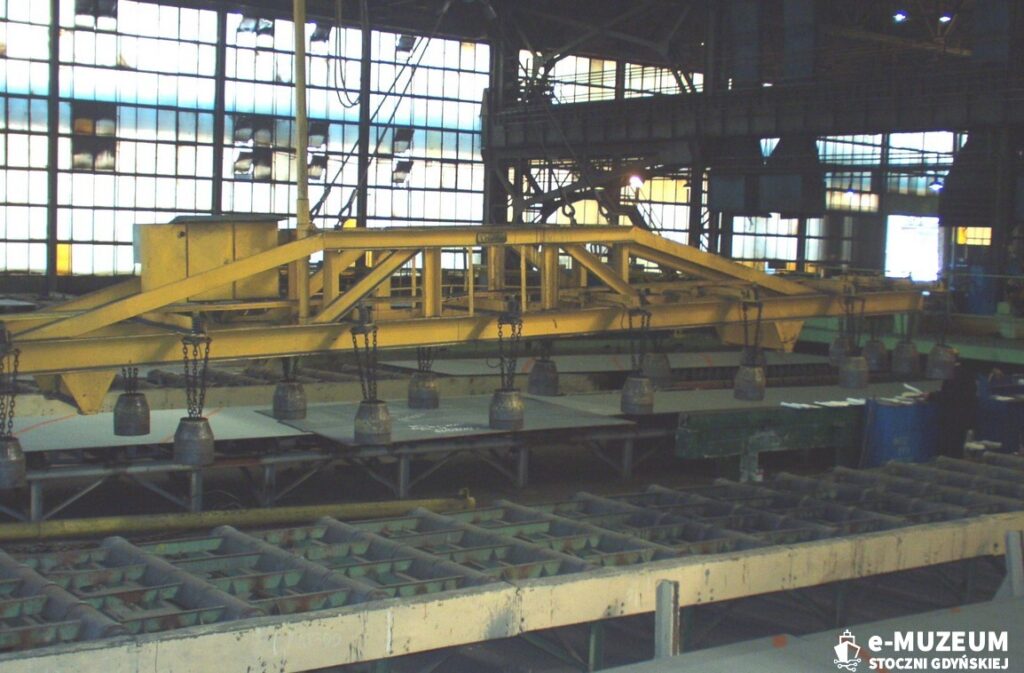 Budowa statk&oacute;w &ndash; 8245-2 - Rozkr&oacute;j blach &ndash; foto. Tadeusz Lademann