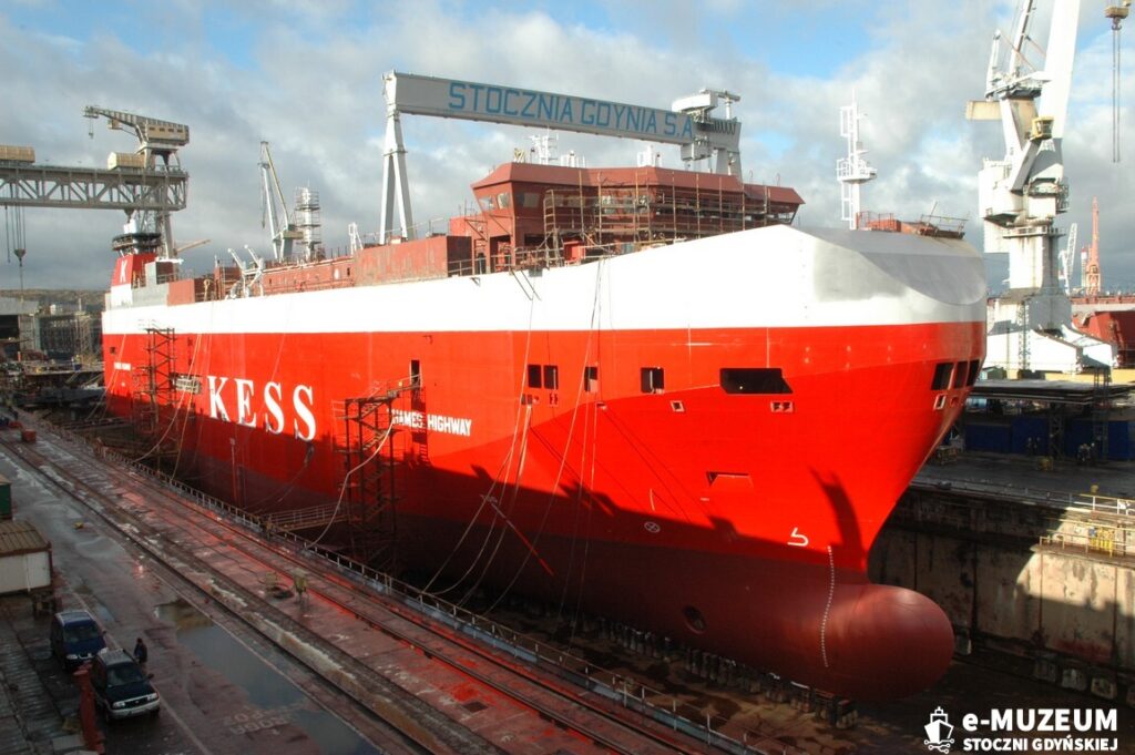Wodowania statk&oacute;w - 8234-3 - THAMES HIGHWAY - 2005 - foto. Tadeusz Lademann
