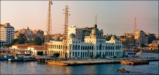 Port Said - siedziba Administracji Kanału Panamskiego.