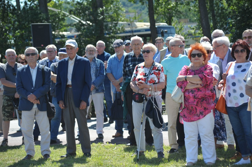 A tu koleżanki, koledzy ze stoczni i Biura Projektowego.