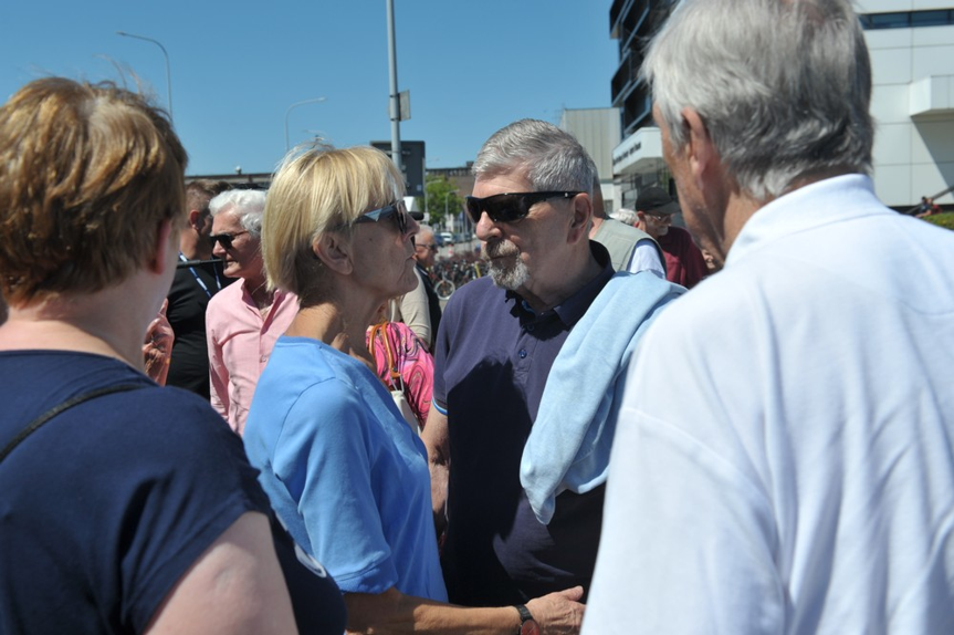 W rozmowie najbliżsi współpracownicy i przyjaciele W. Żychskiego p. mgr inż. Anna Harańczyk Główny Projektant w rozmowie z mgr inż. Antonim Rylke  Generalnym Projektantem Biura Projektowo – Konstrukcyjnego Stoczni. 