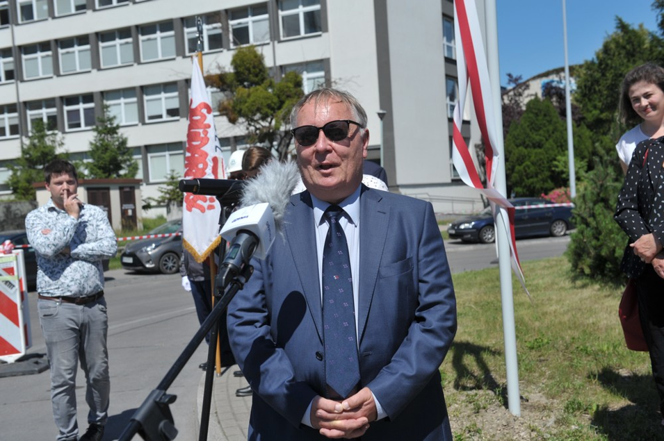 Wojciecha Żychskiego wspomina Jego kolega ze stoczni mgr inż. Andrzej Buczkowski .